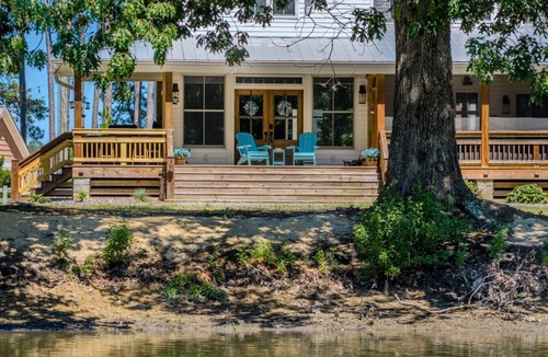 Cardinal House | Driftwood Cove Waterfront/Dock/Game house