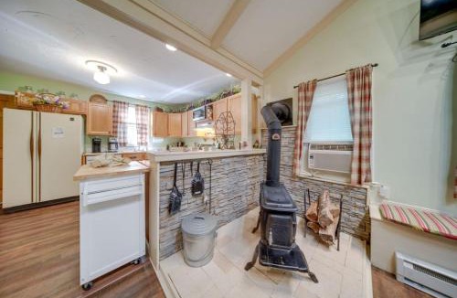 Austinburg House | Earths River Retreat Kayaks Wineries and GOTL
