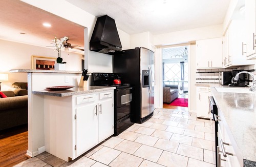 White Rock Hills House | East Dallas Home for Groups
