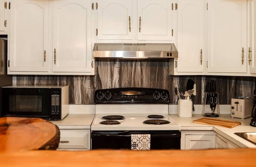 Bridgton House | East Pinnacle Condo Peak Retreat Min to Lake