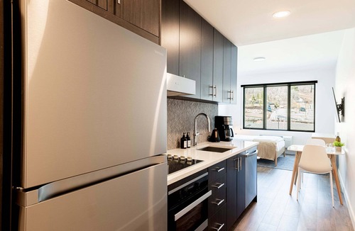 Deer Valley Condo | East Village Studio -Amenities, Walk-Shuttle to Ski In/out