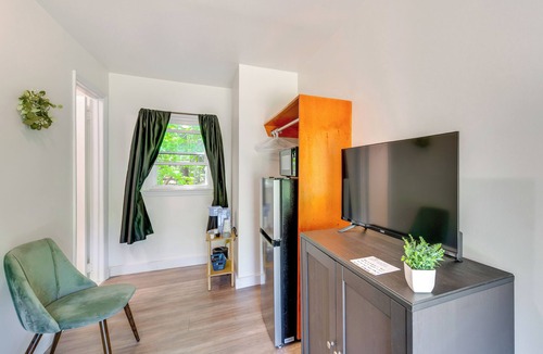 Schroon Lake Apartment | Easy Schroon Lake Living! Close to Marina & Town