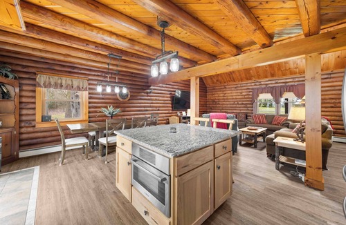 Seneca Falls House | Easy Street Getaway: Wine Trail Cabin Retreat - 1/4 Mile from Cayuga Lake