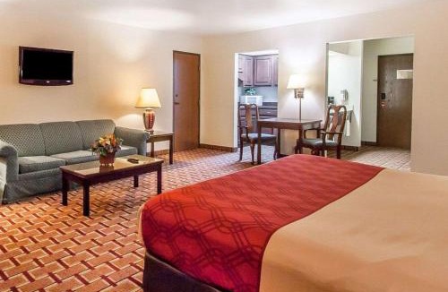 Dexter Cabin | Econo Lodge Dexter