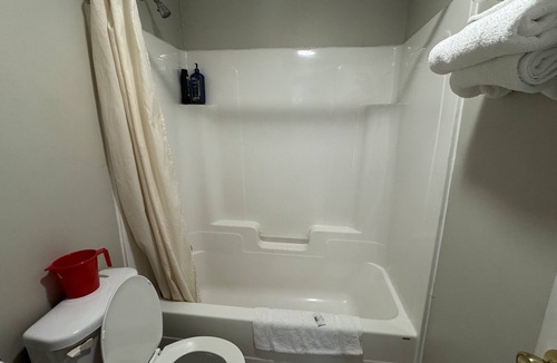 Alfred Station Hotel | Economy Inn