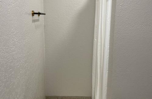 Eastern Division Apartment | El SOL room