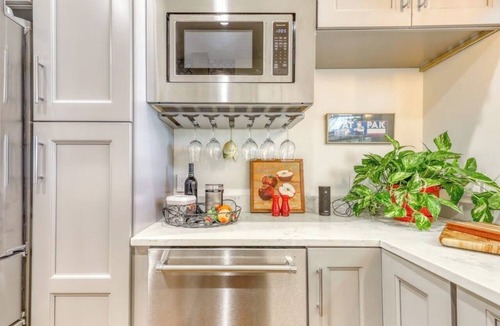 East Bayside Condo | Elegant condo - walk to Portland's best restaurants & Old Port
