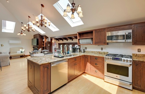 Stockton Springs Villa | Elegant Oceanfront Maine Estate w/Gazebo