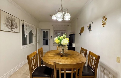Fraserview House | Elegant & Spacious 4-Bedroom by Fraser River