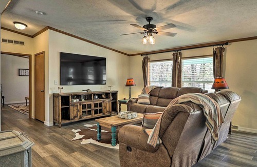 Elk City Cabin | Elk City Cabin w/ Deck & Gas Grill!