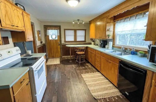 Weedville Cottage | Elk Crossing Getaway in the PA Wilds