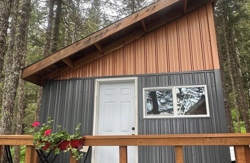 Seward Cabin | Ellsworth Glacier View Cabin #2 Oceanfront Remote Cabin located in Day Harbor