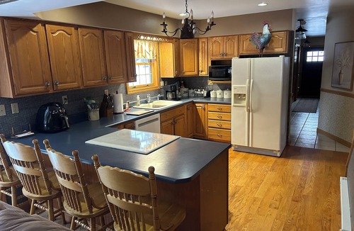 Kossuth House | Elmo Hills is nestled privately in the country ready for your family getaway.