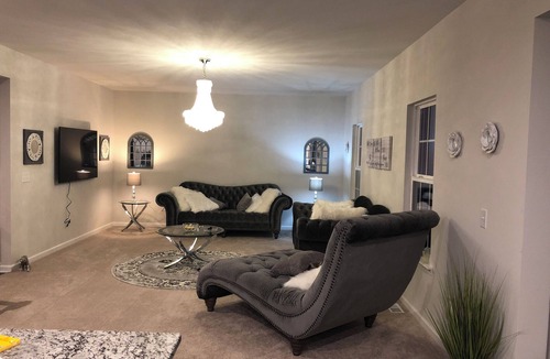 Grand Island House | Enchanting 5-bedroom house with AC in Grand Island, hot tub, patio, pool