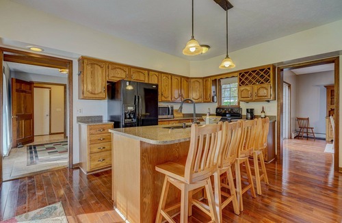 Canandaigua House | Enjoy swimming/boating in the lake, Fall Foliage, Wine trail, Skiing and Hiking