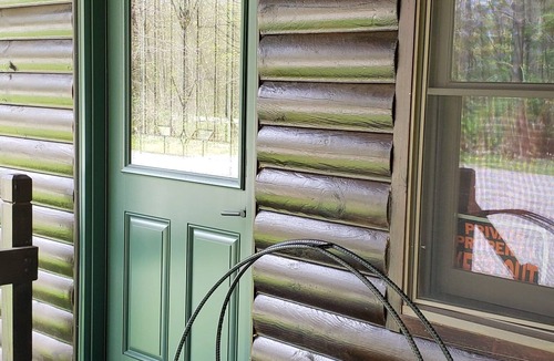 Farmersville Station Cabin | Enjoy the outdoors in this cozy Log Home on top of hill
