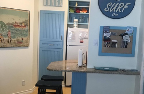 Corpus Christi Apartment | Enjoy the sunlight , Love the Beach. Great big HOA pool , walk to beach 5 mins