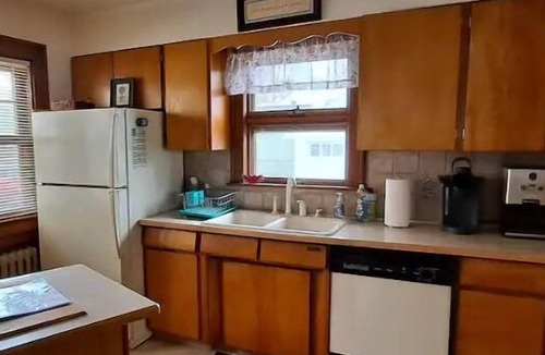 Rochester House | Entire home in quaint neighborhood -walk to restaurants and close to everything!