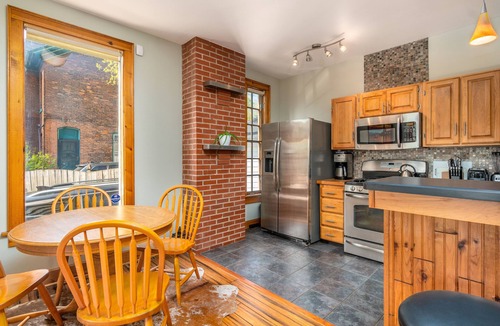Downtown Buffalo House | Entire Home in the Heart of Allentown — Private Parking
