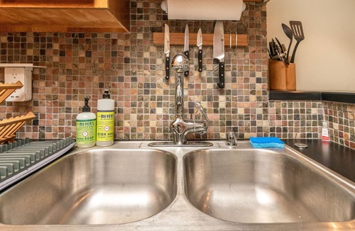 Downtown Buffalo House | Entire Home in the Heart of Allentown — Private Parking
