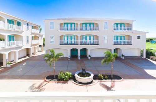 Corpus Christi House | Entire House - Spacious 3 Bedroom on the Island