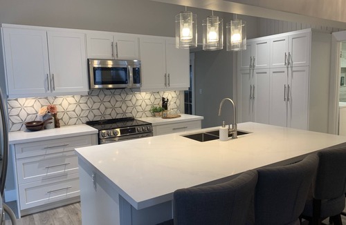 Scugog Cottage | Entire Lakefront Cottage + Boathouse Cozy & Peaceful with Stunning Views