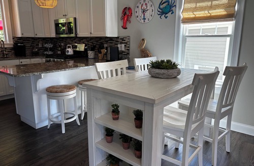 Arundel Cottage | Escape to a dream cottage morning walks, heated pools, the best of So Maine