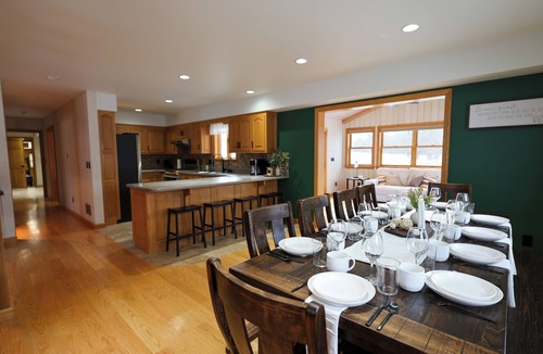 Mount Vernon House | Escape to Cedar Lodge - Sleeps 20 - Activities, Hot Tub, & Close to Attractions!