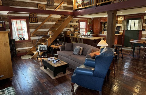 Tyrone Cabin | "Escape to Serenity: Spruce Creek Guest Cabin – Your Perfect VRBO Retreat!