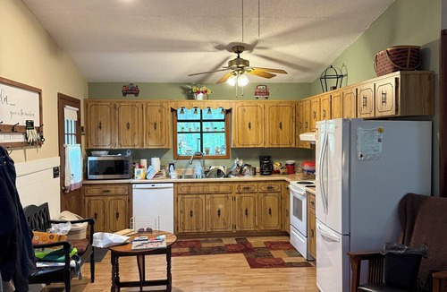 Murphy Cabin | Escape to the Smoky Mountains at this 2-bedroom, 1-bath cabin in Murphy, NC.