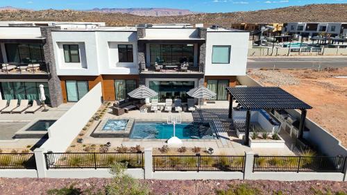 Washington House | Ever-Changing Sky home