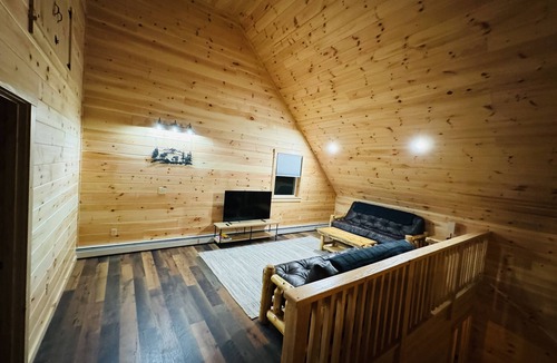 Beaver Cove Cabin | Evergreen Escape - Winter and Summer fun on Moosehead Lake!