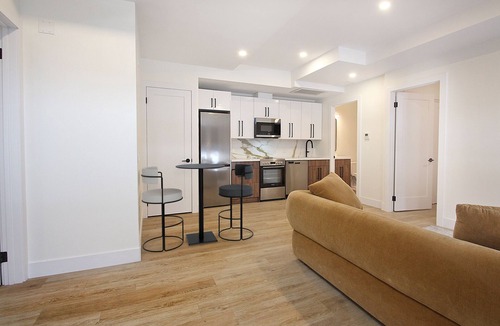Beasley Apartment | Executive 1 Bedroom Plus Office in Walkable Central Location