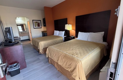 Pittsburg Hotel | Executive Inn & Suites