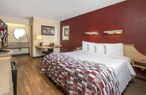 Bowmansville House | Experience a Weekend of Fun! Pet-friendly, FREE Parking, Near Glen Falls!