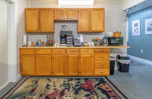 Marblehead Apartment | Explore, Relax, Repeat in Marblehead