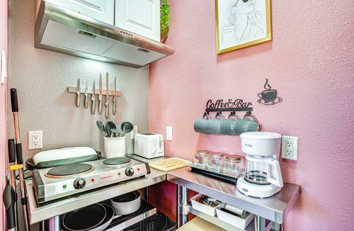 Bedford Apartment | Explore & Unwind: Charming Bedford Apartment