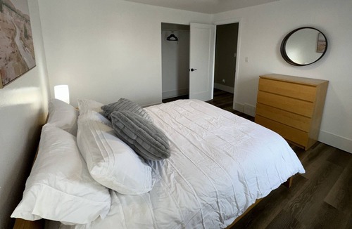 Walkerville House | Explore Windsor - Private Getaway in the Core