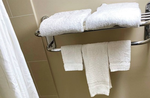 Newport News Hotel | Express Inn Newport News