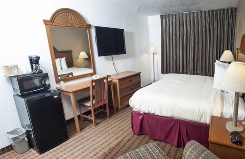 Greenville Hotel | Express Inn & Suites