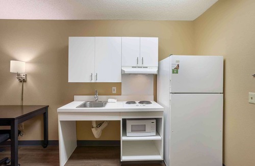 Springfield Hotel | Extended Stay America Select Suites Springfield South