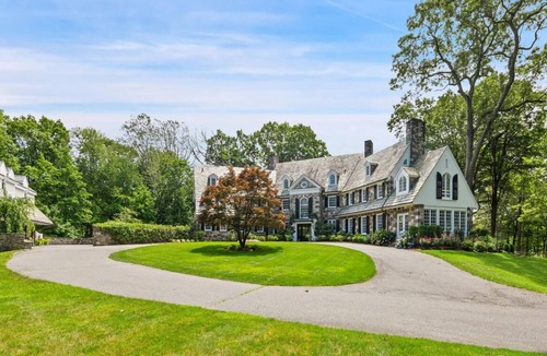 Greenwich House | Extraordinary 3+acre Greenwich mid-country estate
