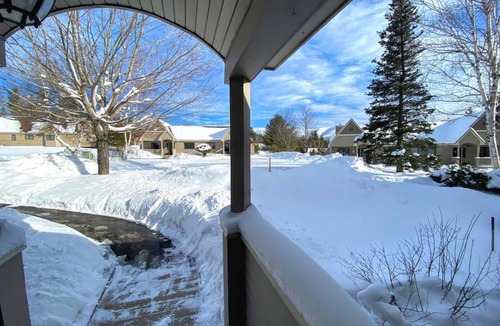 Bretton Woods Villa | F7 Comfortable golf course townhouse within walking distance of Mount Washington Hotel!
