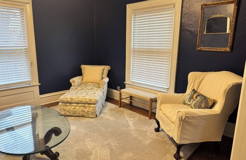 Jamestown Apartment | Fabulous 1 bedroom apartment in Jamestown. Close to everything. Pet friendly