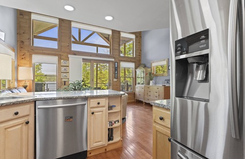 Northville Ski Chalet | Fabulous 2-BR-2 Full Bath Chalet on the Marvelous Great Sacandaga Edinburg, NY