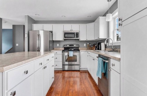 Bangor House | Fabulous 4-bedroom house in welcoming Bangor with cool AC