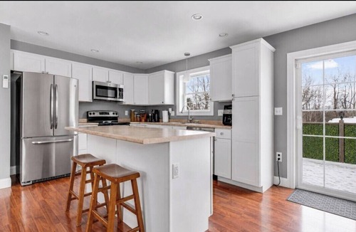 Bangor House | Fabulous 4-bedroom house in welcoming Bangor with cool AC