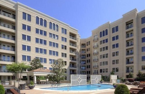 Turtle Creek Condo | Fabulous Turtle Creek Location!
