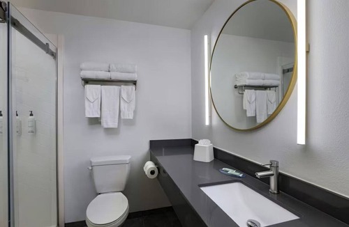 South Side Hotel | Fair Field Inn Corpus Christi King Studio