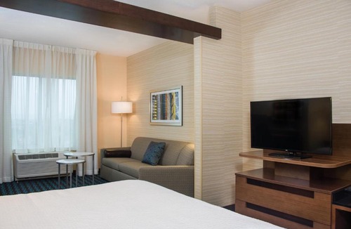 Downtown Dayton Hotel | Fairfield by Marriott Inn & Suites Dayton Downtown